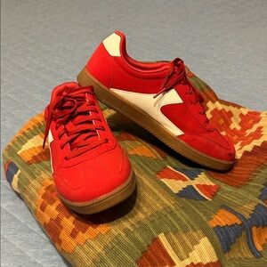 No Boundaries Red and White Casual Sneakers